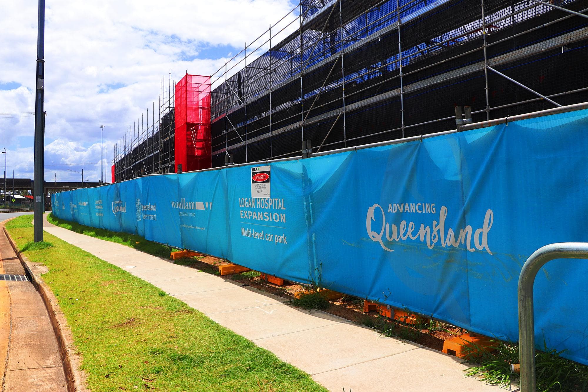 Custom Banners: Turning a Perimeter Into Signage